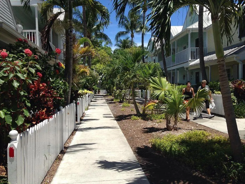 Beautiful Downtown Truman Annex Condo Key West