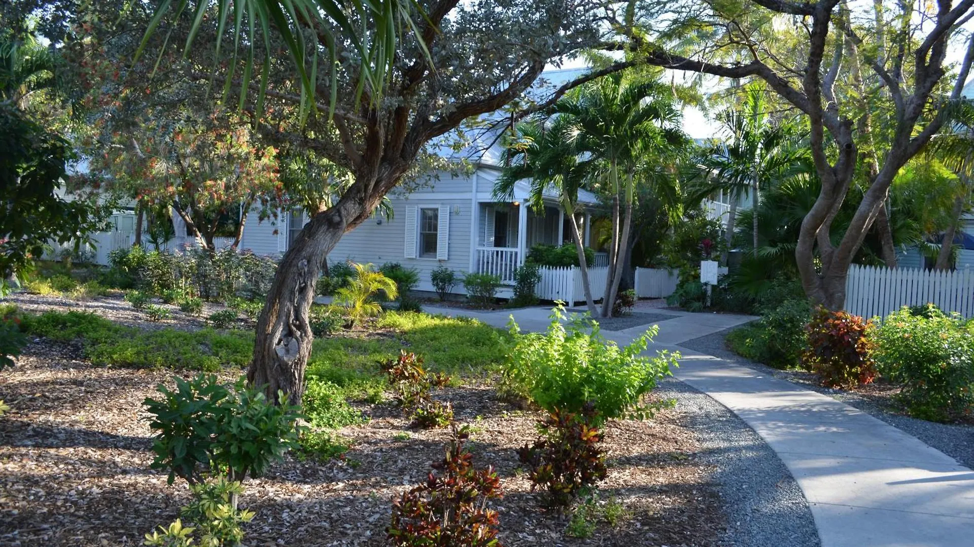 Beautiful Downtown Truman Annex Condo Key West Holiday home